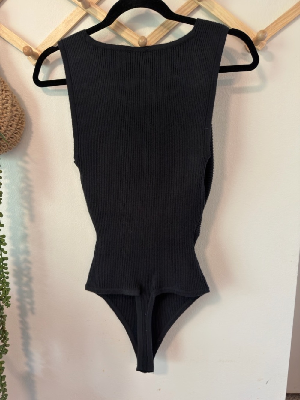 Abercrombie & Fitch Wrap Bodysuit Ribbed Knit S Black Crossover Sleeveless - Picture 3 of 4